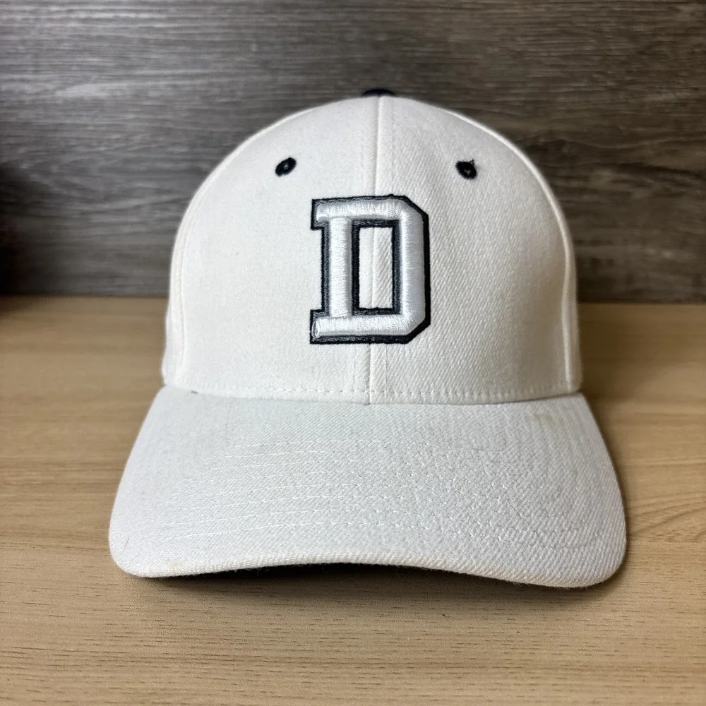 Washington Huskies Hat Cap Fitted Mens Large White NCAA Football College Zephyr